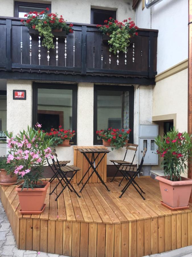 Castle Way Apartments Tamy เบลด ภายนอก รูปภาพ