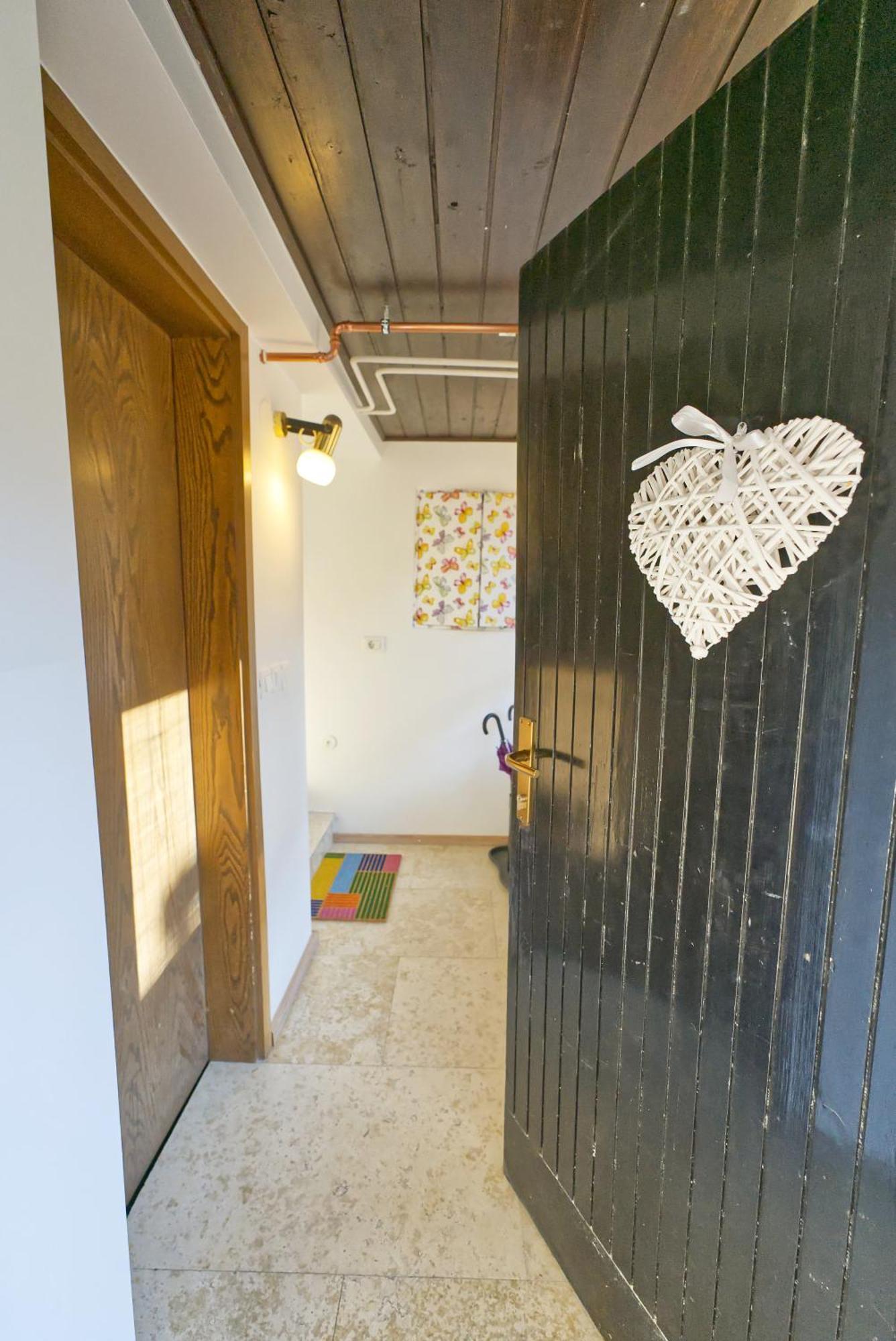 Castle Way Apartments Tamy เบลด ภายนอก รูปภาพ
