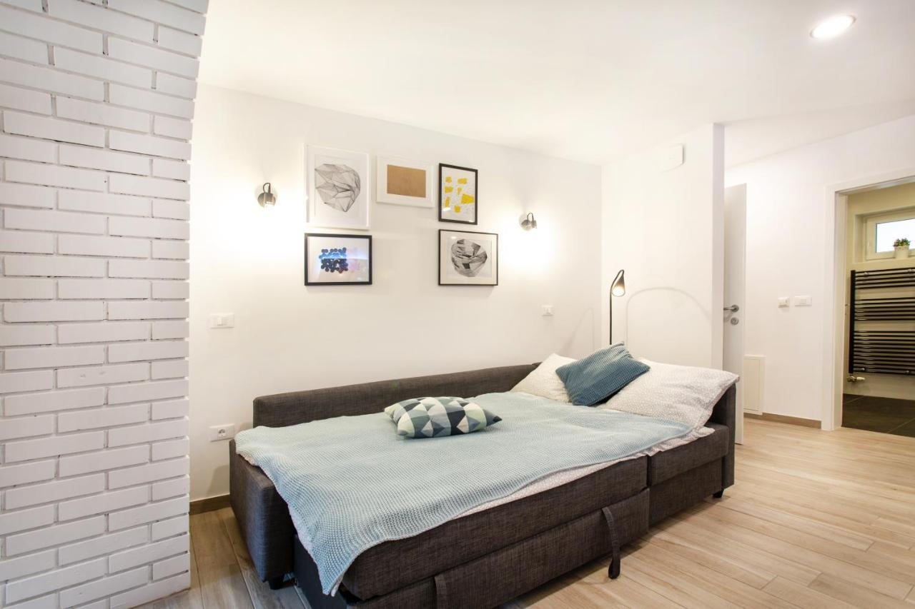 Castle Way Apartments Tamy เบลด ภายนอก รูปภาพ